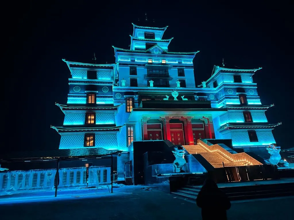 Поставка системы управления архитектурной подсветкой здания Поставка системы управления архитектурной подсветкой здания