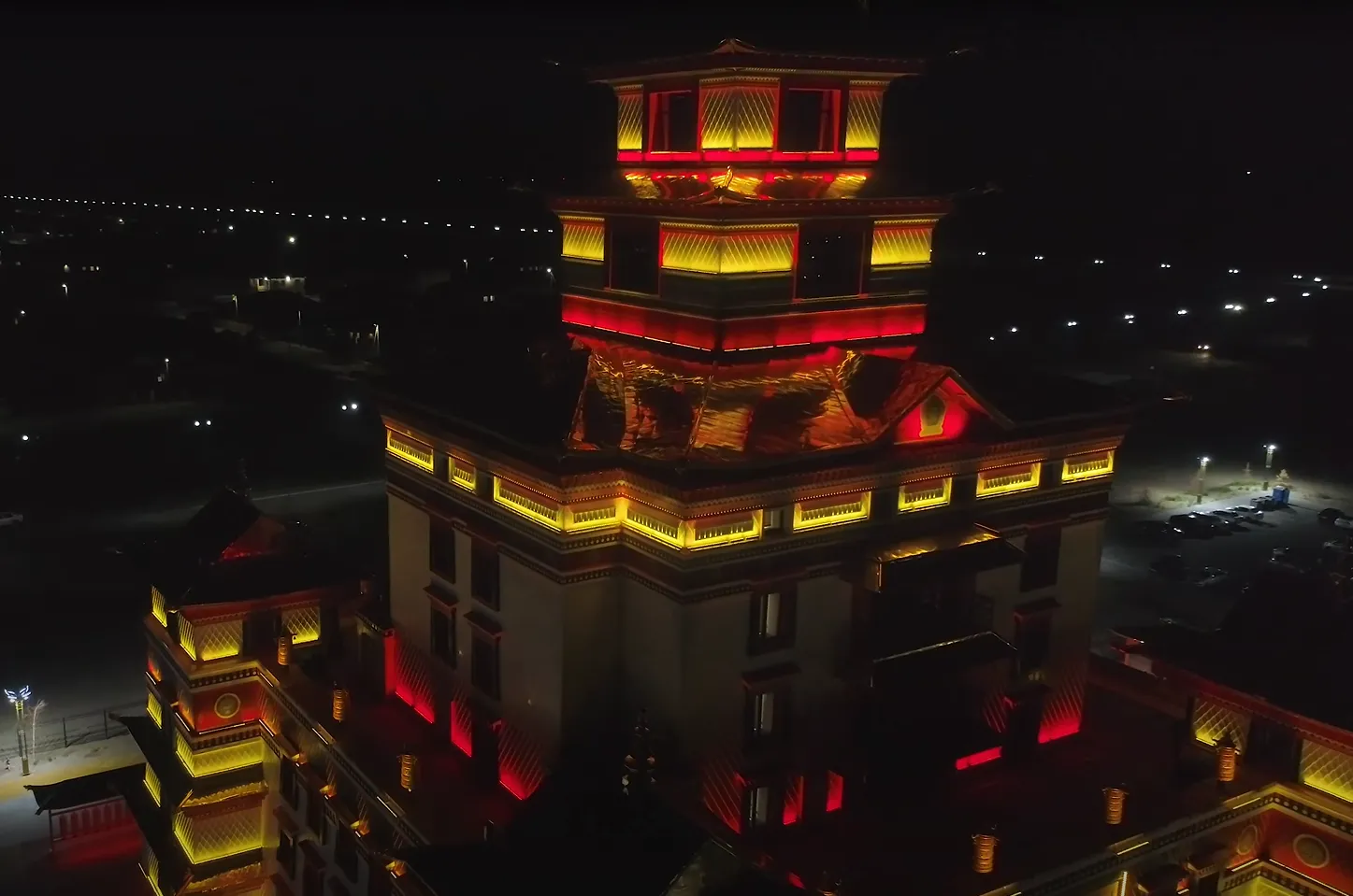 Поставка системы управления архитектурной подсветкой здания Поставка системы управления архитектурной подсветкой здания