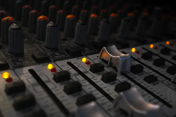 Обзор на знаменитый BEHRINGER X32