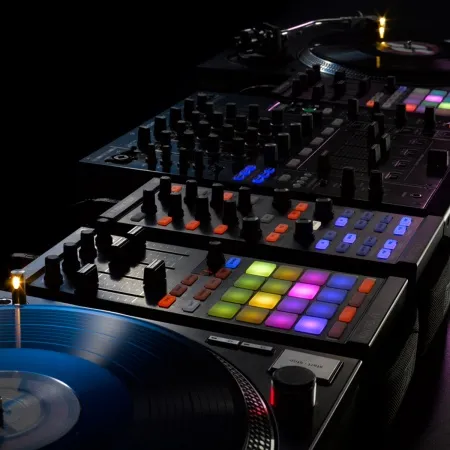 Native Instruments Traktor Kontrol F1