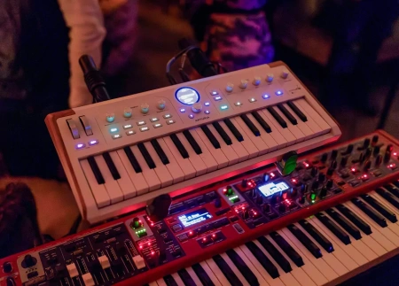 Купить Arturia AstroLab 37 White по выгодной цене в Сочи