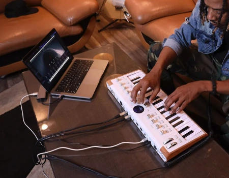 Купить Arturia AstroLab 37 White по выгодной цене в Сочи